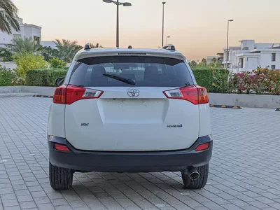 Toyota RAV4 GCC 2014 Prestine Condition Mid Option With Navigation Low KM Perfect Family SUV-15