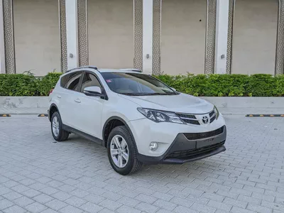 Toyota RAV4 GCC 2014 Prestine Condition Mid Option With Navigation Low KM Perfect Family SUV-5