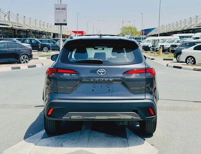 2025 Toyota Corolla Cross GLI - GCC Specs - Brand New!-4