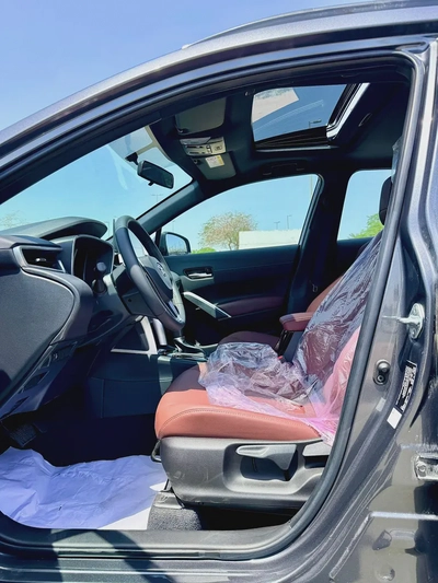 2025 Toyota Corolla Cross GLI - GCC Specs - Brand New!-9