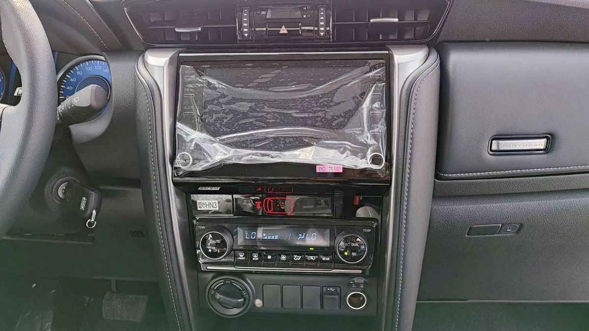 Toyota Fortuner EXR Toyota Fortuner / 2.4L V4 Diesel /  Climate Control / Only for Africa Special Price-14-0