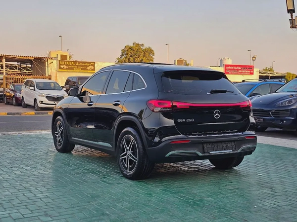 مرسيدس ⁦EQA250⁩ كهربائية موديل ⁦2024⁩ وارد كوريا بحالة ممتازة