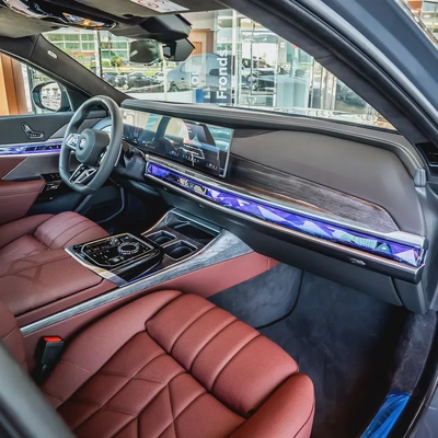 2026  BMW 740i M SPORT GCC DONE ONLY 1000KM WITH WARRANTY + SERVICE TILL 2031-7