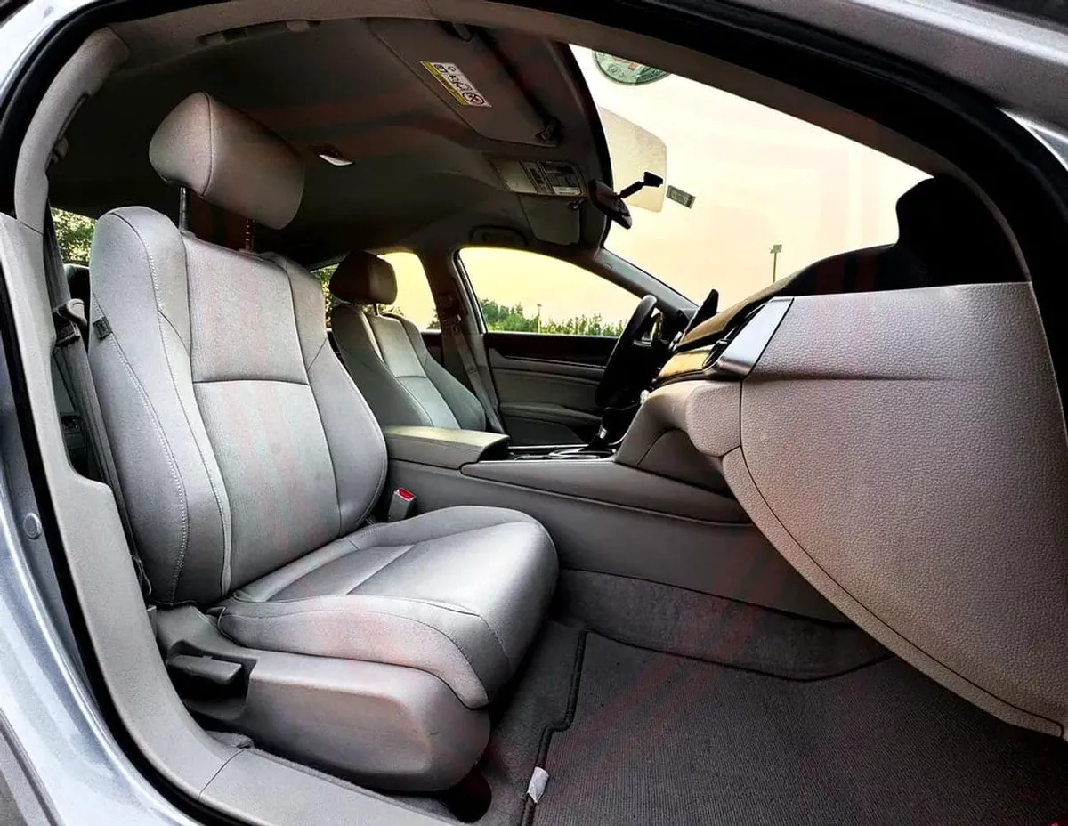 Honda Accord LX 1.5 L | | GCC | Accident-Free | In Excellent Condition | 991 P.M-9-0