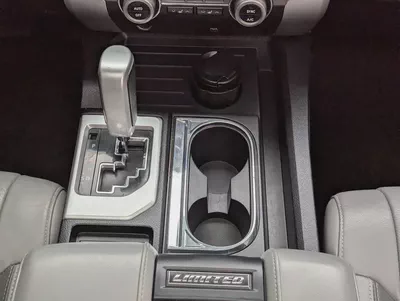 Toyota Tundra CrewMax Limited 2019 | 5.7L i-Force V8 | Full Size Luxury Pickup-10