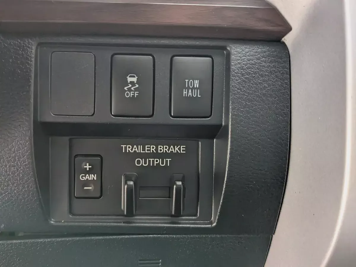 Toyota Tundra CrewMax Limited 2019 | 5.7L i-Force V8 | Full Size Luxury Pickup-17-17