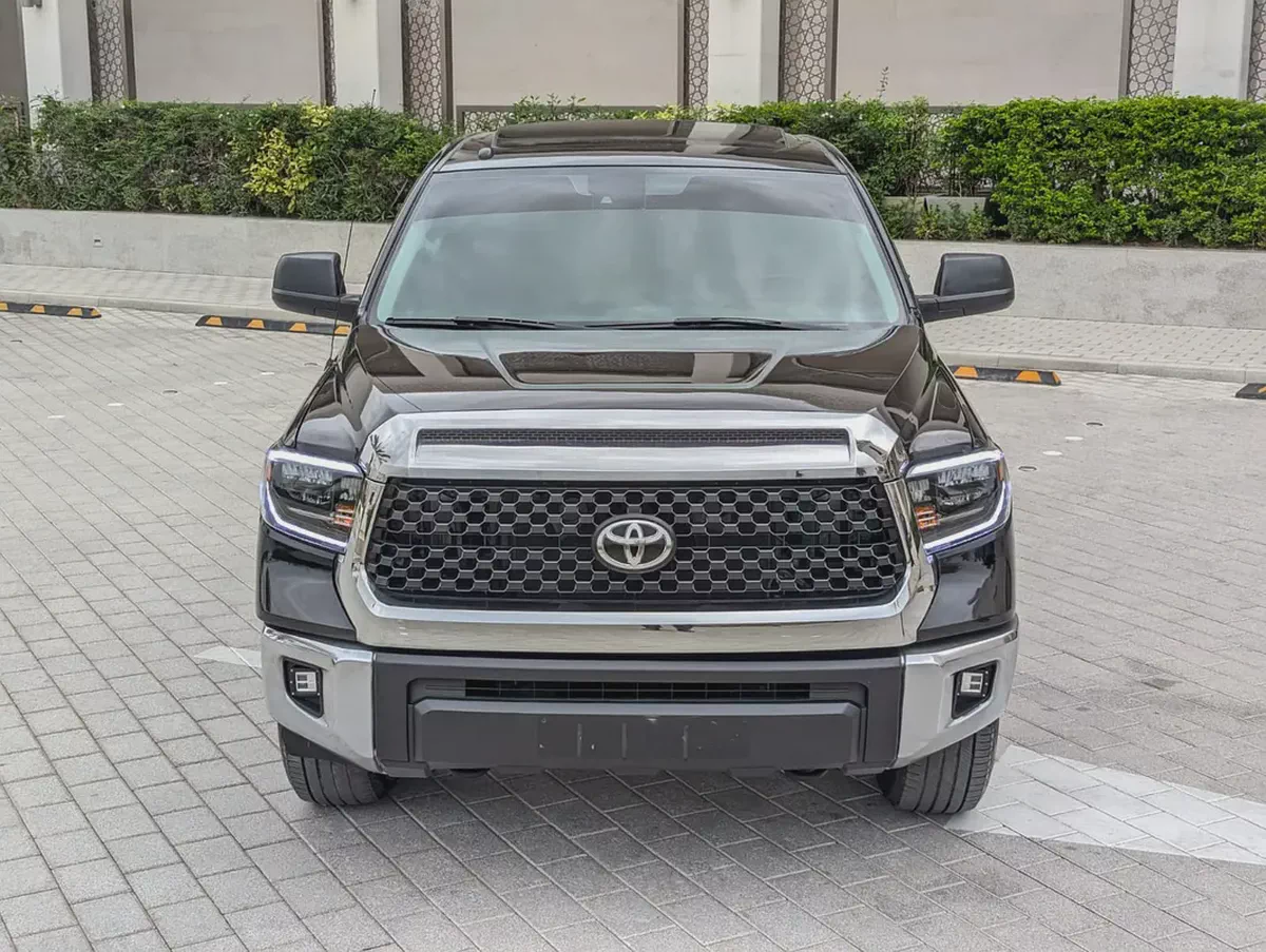 Toyota Tundra CrewMax Limited 2019 | 5.7L i-Force V8 | Full Size Luxury Pickup-2-2