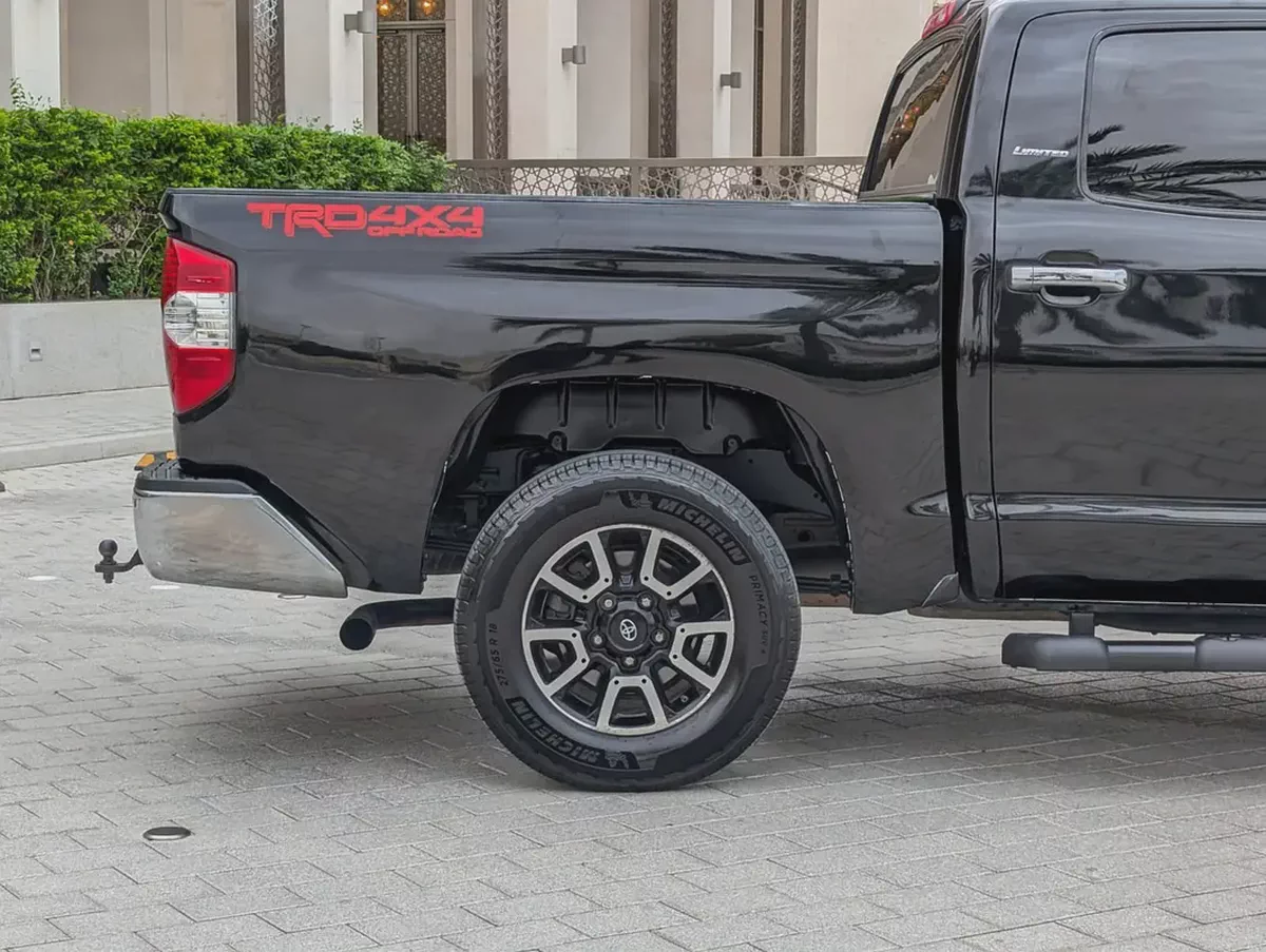 Toyota Tundra CrewMax Limited 2019 | 5.7L i-Force V8 | Full Size Luxury Pickup-7-7