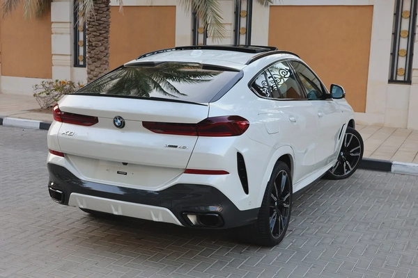 BMW X6-XDrive40i-2024-47000KM-GCC SPECS-UNDER WARRANTY SERVICE- EXCELLENT CONDITION