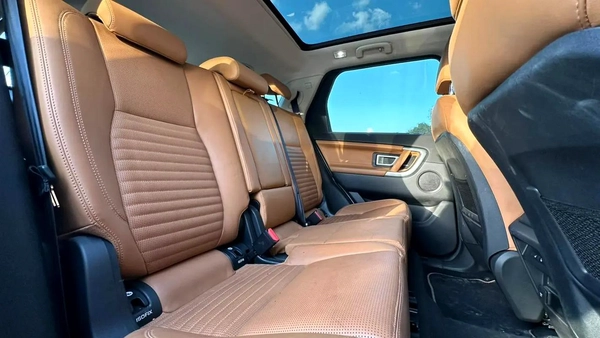 Land Rover Discovery 2018 | Excellent Condition | Reliable SUV | monthly 3,300 AED
