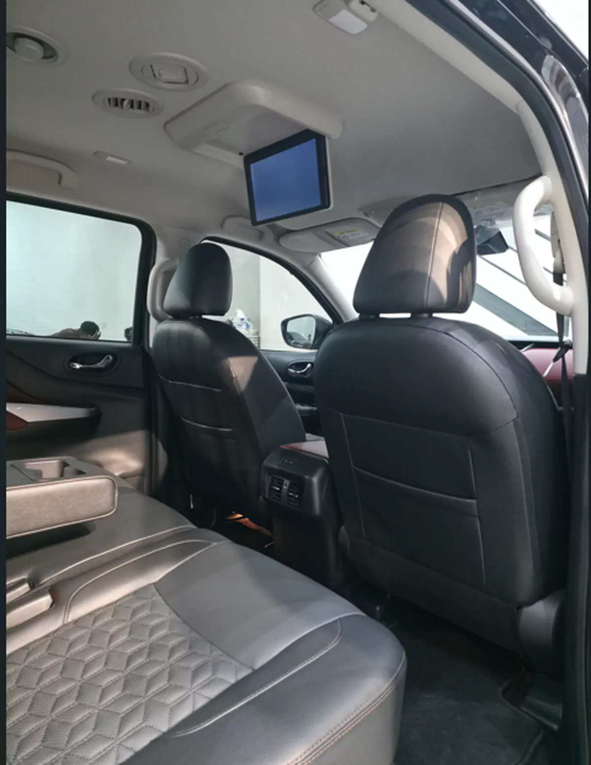 2025 Nissan Xterra Platinum 2.5L V4 4WD // EMI Starts from 2,250 AED-4-4