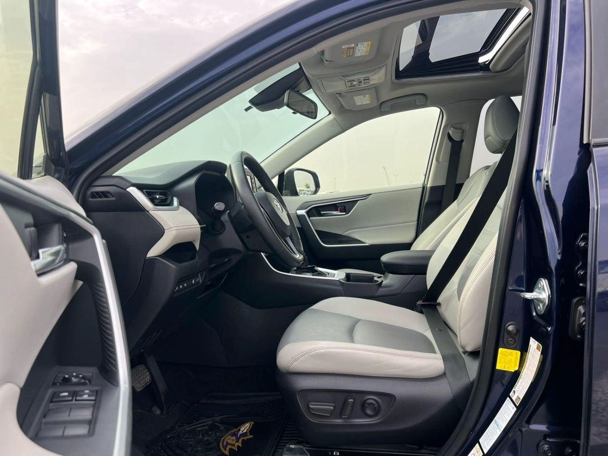 Toyota RAV4 2019 Toyota Rav4 XLE Full Option 2.5L V4 - Rear Camera - Leather Seat - Sunroof - AWD 4x4-10-0