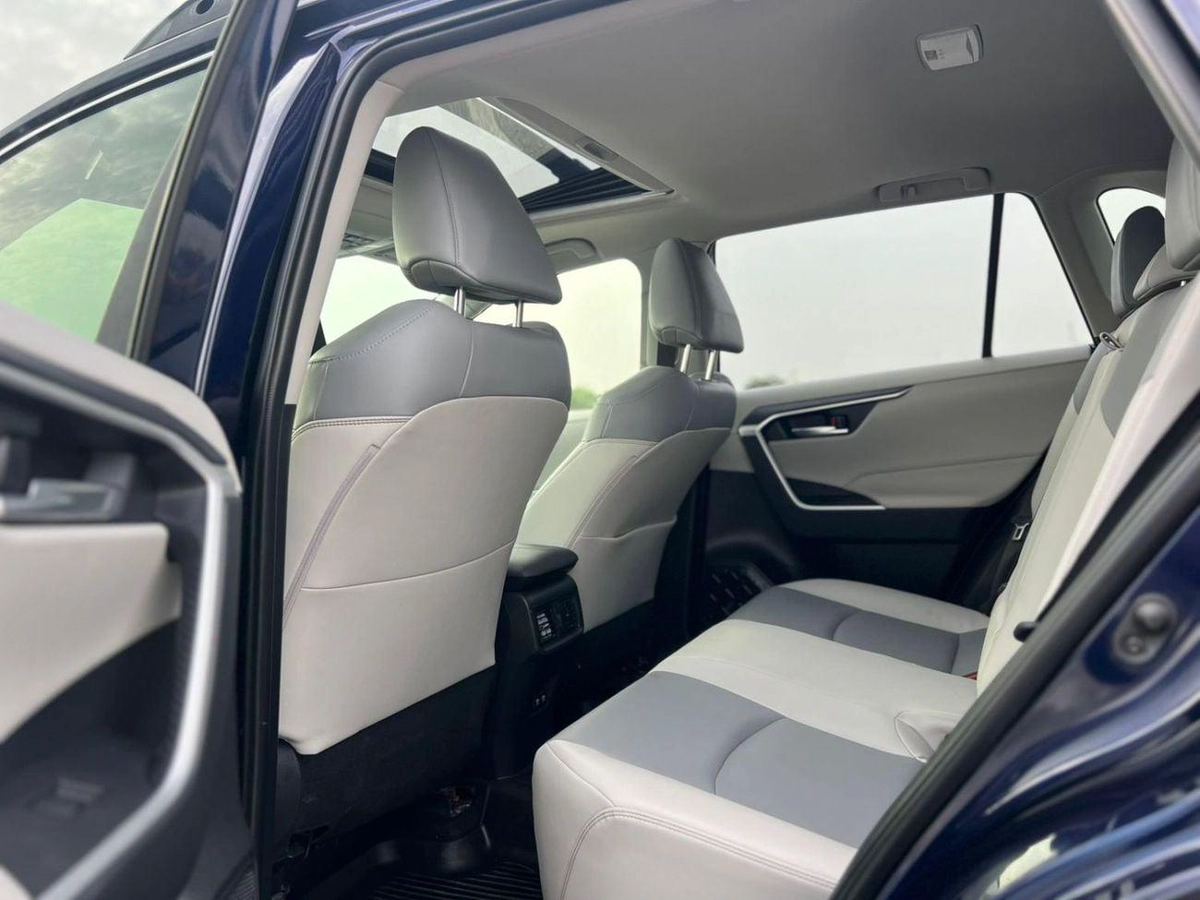 Toyota RAV4 2019 Toyota Rav4 XLE Full Option 2.5L V4 - Rear Camera - Leather Seat - Sunroof - AWD 4x4-16-0