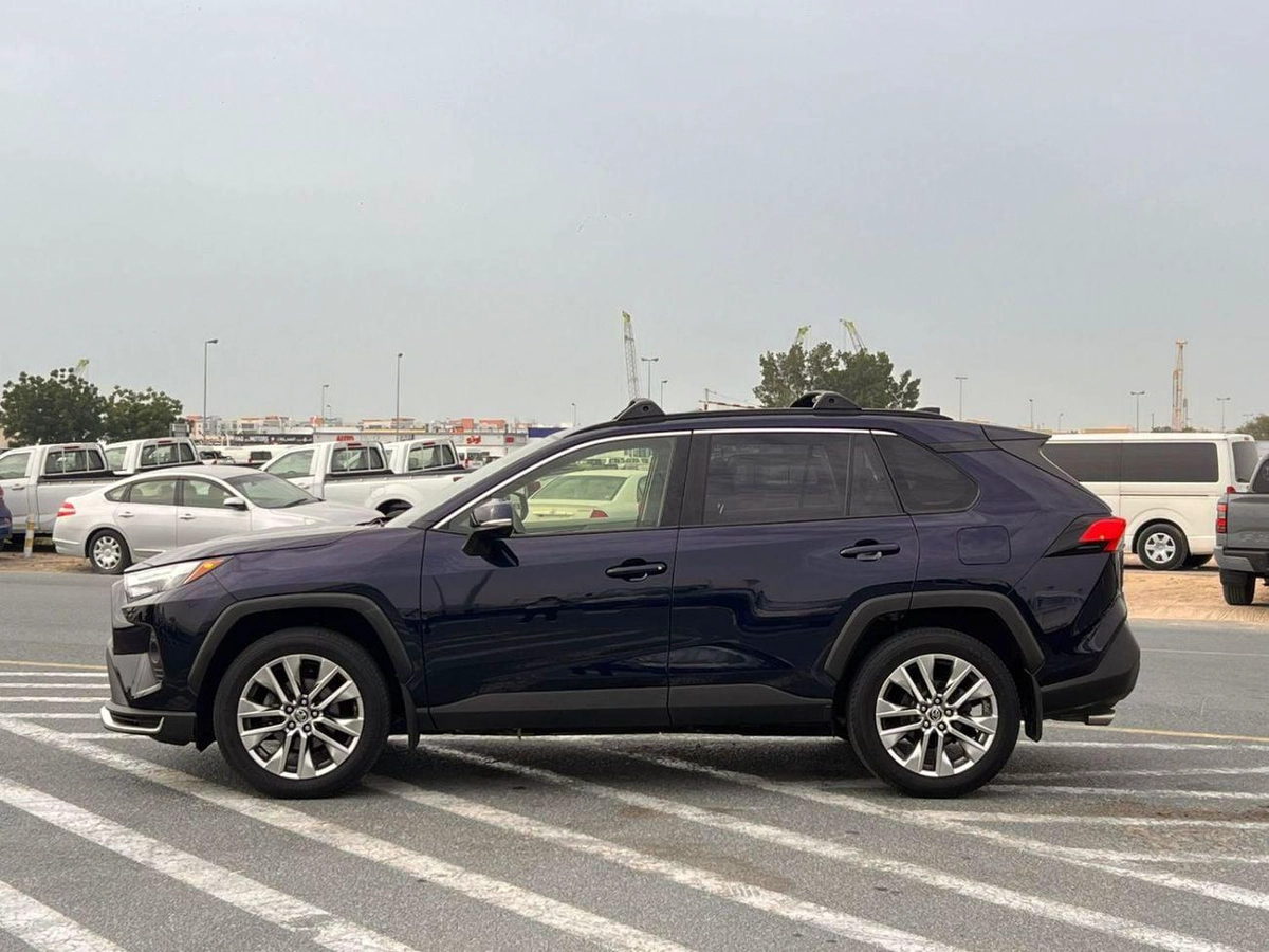 Toyota RAV4 2019 Toyota Rav4 XLE Full Option 2.5L V4 - Rear Camera - Leather Seat - Sunroof - AWD 4x4-3-0
