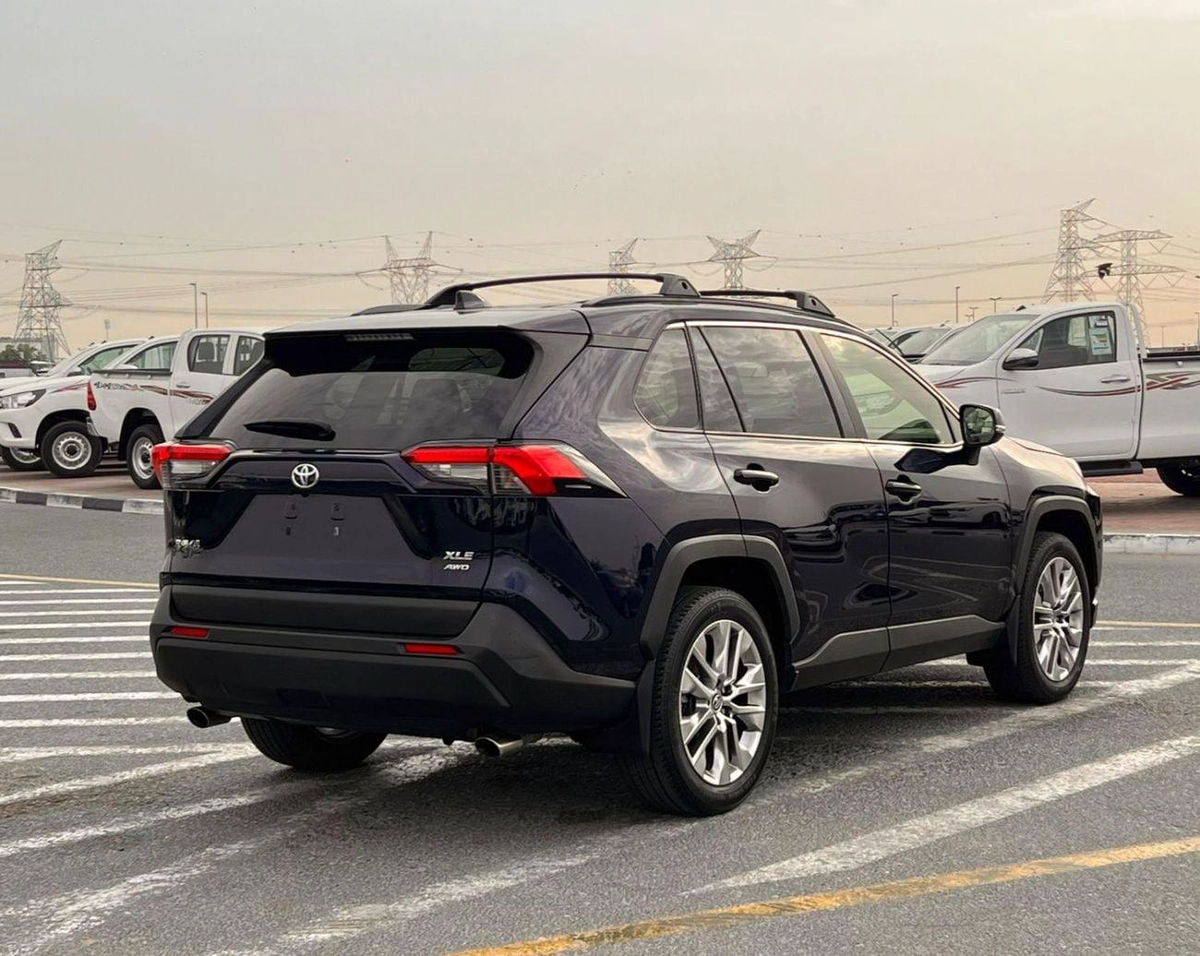 Toyota RAV4 2019 Toyota Rav4 XLE Full Option 2.5L V4 - Rear Camera - Leather Seat - Sunroof - AWD 4x4-7-0