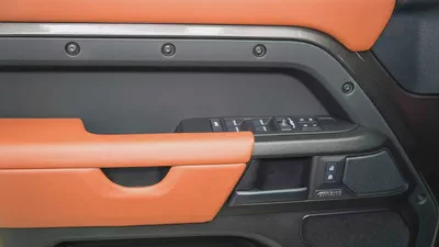 2025 Land Rover Defender 110 Octa - Brand New-14