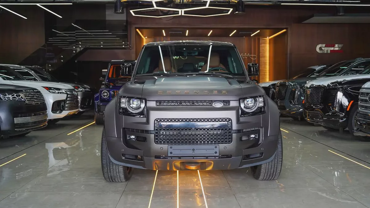2025 Land Rover Defender 110 Octa - Brand New