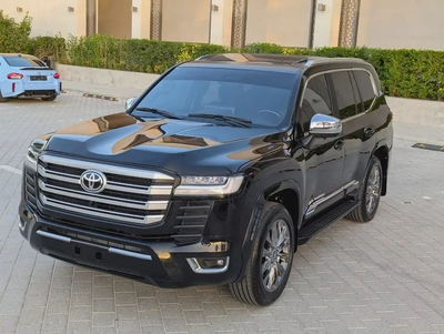 Toyota Land Cruiser GXR 2017 Facelifted 2025 With Interior and Exterior | GCC Specs | V6 Engine |-1