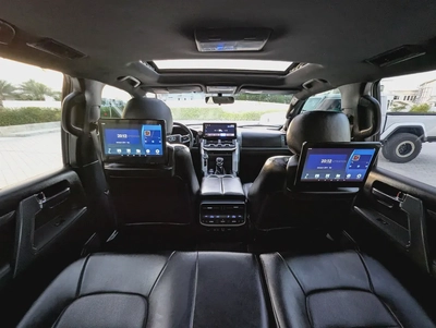 Toyota Land Cruiser GXR 2017 Facelifted 2025 With Interior and Exterior | GCC Specs | V6 Engine |-3