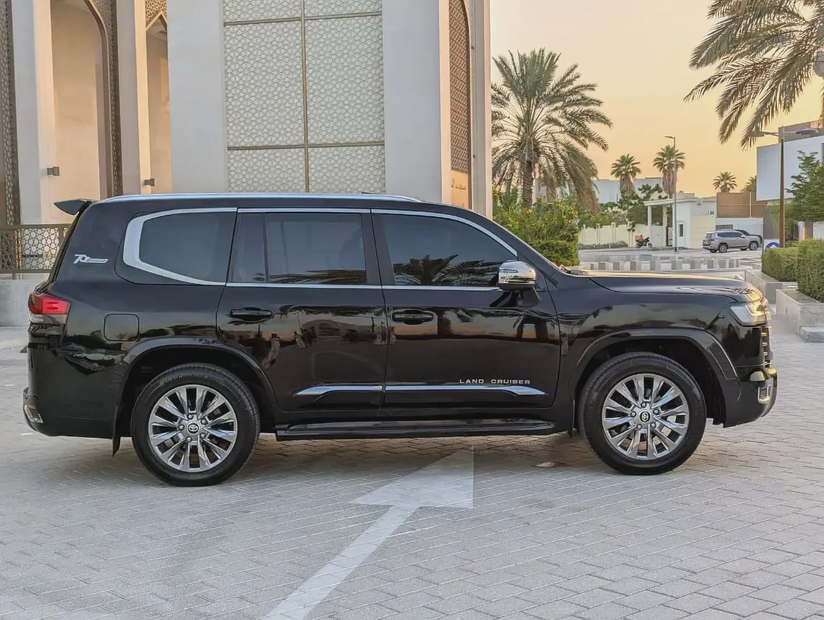 Toyota Land Cruiser GXR 2017 Facelifted 2025 With Interior and Exterior | GCC Specs | V6 Engine |