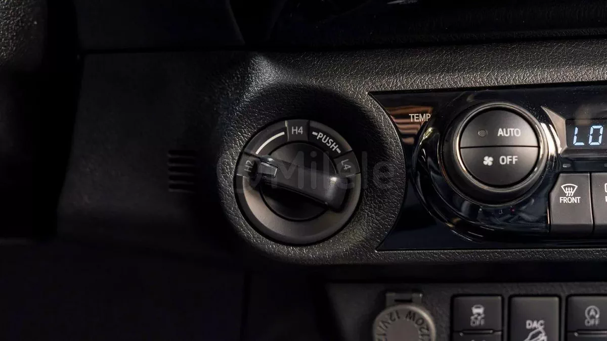 Toyota Hilux TOYOTA HILUX DC MHEV | 2-YEAR WARRANTY + SERVICE AVAILABLE | 0% DOWNPAYMENT (BA-7-7