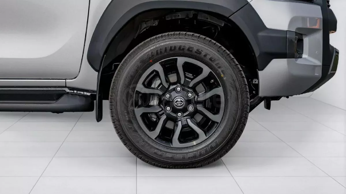 Toyota Hilux TOYOTA HILUX DC MHEV | 2-YEAR WARRANTY + SERVICE AVAILABLE | 0% DOWNPAYMENT (BA-4-4
