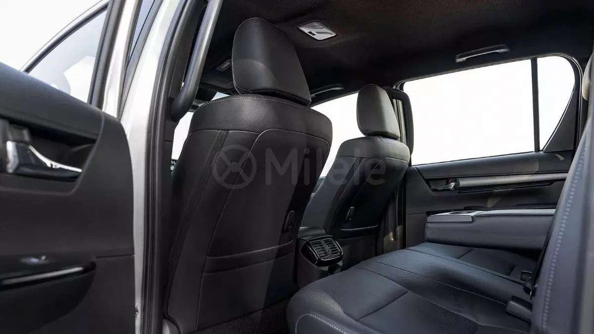 Toyota Hilux TOYOTA HILUX DC MHEV | 2-YEAR WARRANTY + SERVICE AVAILABLE | 0% DOWNPAYMENT (BA-8-8