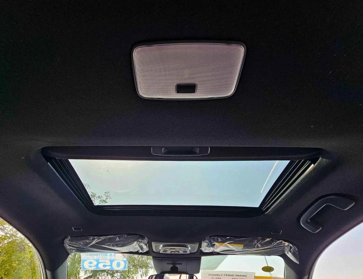 Toyota Frontlander HYBRID LUXURY WITH ELECTRIC BACK DOOR /SUNROOF/DRIVER POWER SEATS (CODE#FLPA)-3-3
