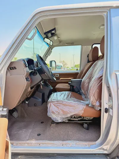 Toyota LC 71 4.0L AT Full Option 2026 | GCC Specs-9