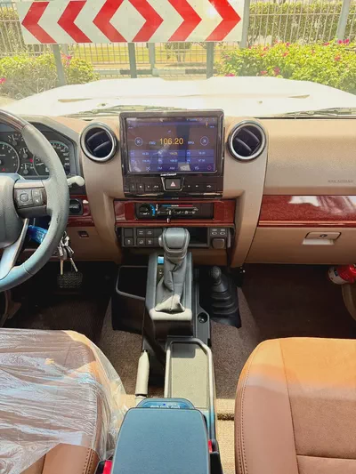 Toyota LC 71 4.0L AT Full Option 2026 | GCC Specs-14
