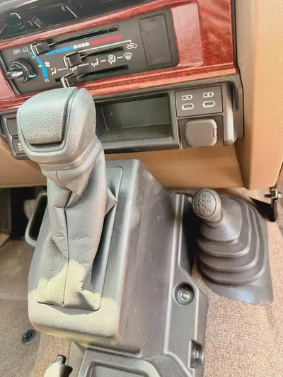 Toyota LC 71 4.0L AT Full Option 2026 | GCC Specs-15