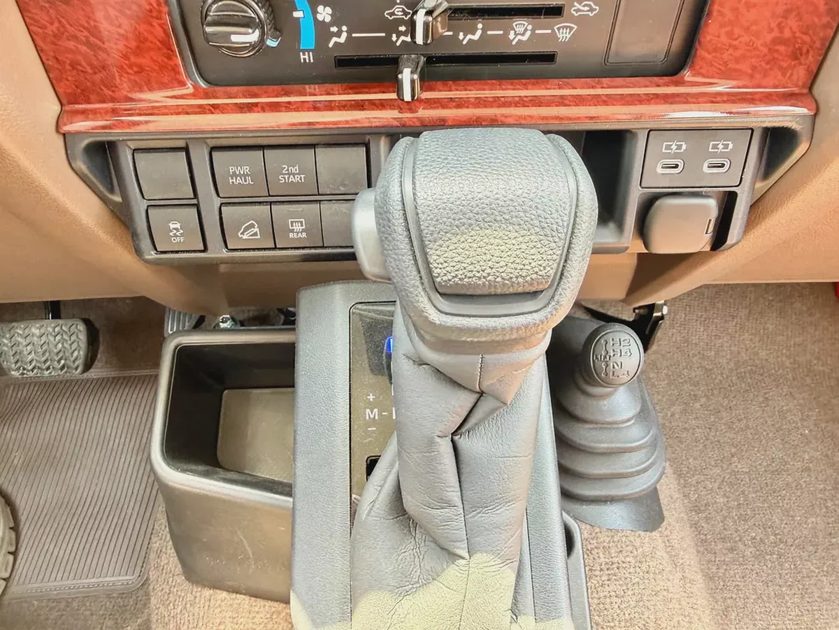 Toyota LC 71 4.0L AT Full Option 2026 | GCC Specs-19-19