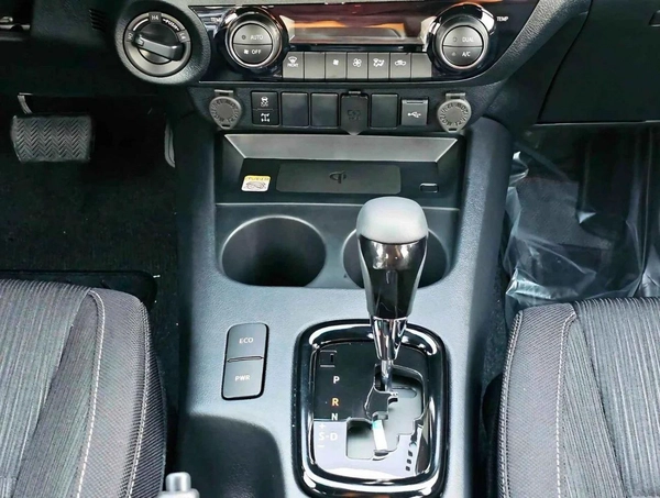 Toyota Hilux ADVENTURE  | PUSH START | 360 CAMERA | 18 AWHEELS WITH ROLL BAR | AUTO A.C (CODE #