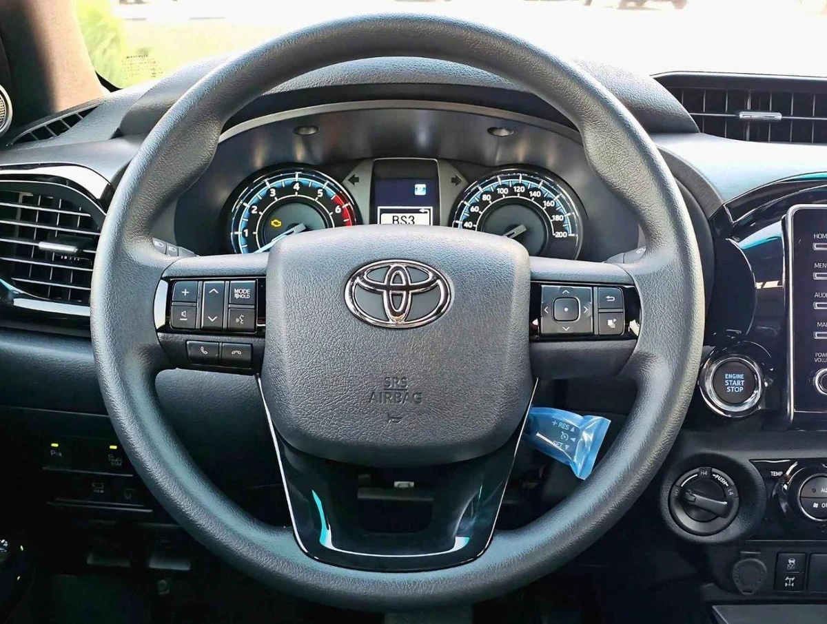 Toyota Hilux ADVENTURE  | PUSH START | 360 CAMERA | 18 AWHEELS WITH ROLL BAR | AUTO A.C (CODE #-17-17