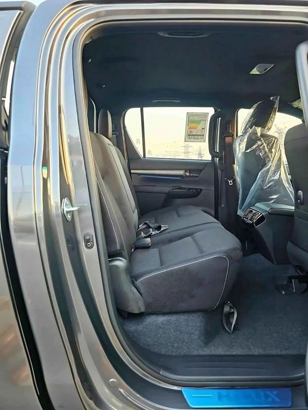 Toyota Hilux ADVENTURE  | PUSH START | 360 CAMERA | 18 AWHEELS WITH ROLL BAR | AUTO A.C (CODE #