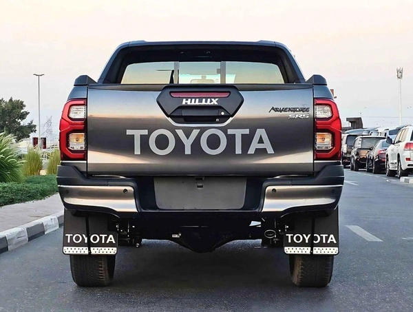 Toyota Hilux ADVENTURE  | PUSH START | 360 CAMERA | 18 AWHEELS WITH ROLL BAR | AUTO A.C (CODE #