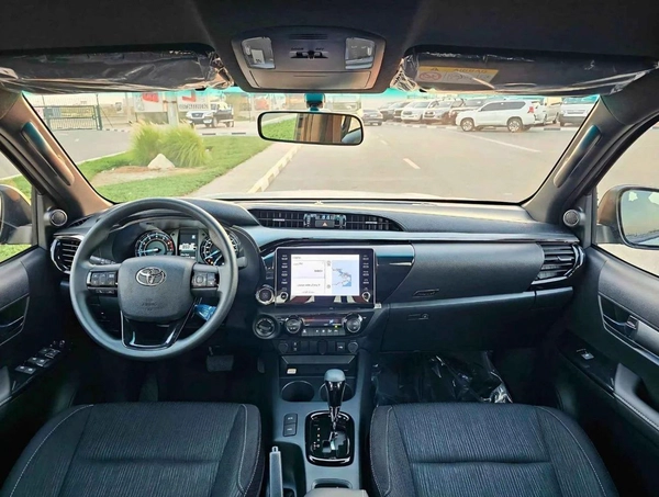 Toyota Hilux ADVENTURE  | PUSH START | 360 CAMERA | 18 AWHEELS WITH ROLL BAR | AUTO A.C (CODE #