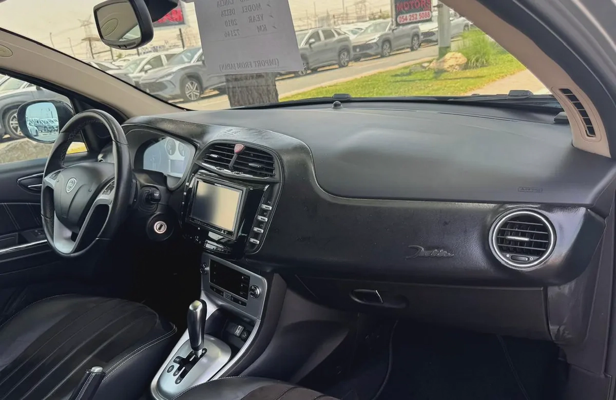 LANCIA DELTA | 2010 | 1.6 Liter | SILVER | CLEAN CAR FRESH JAPAN IMPORT-13-13