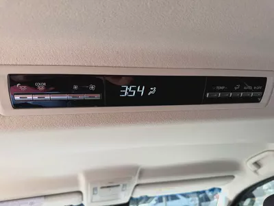2023 Toyota Granvia Premium GCC Specs-9
