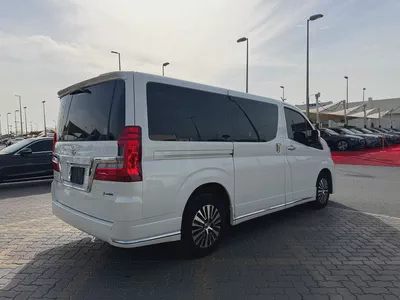 2023 Toyota Granvia Premium GCC Specs-3