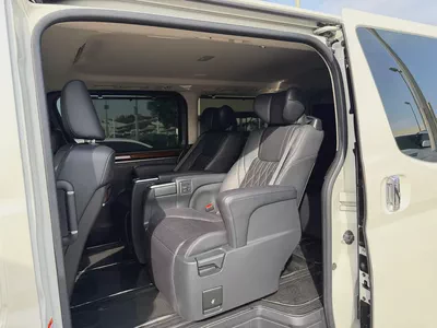 2023 Toyota Granvia Premium GCC Specs-7