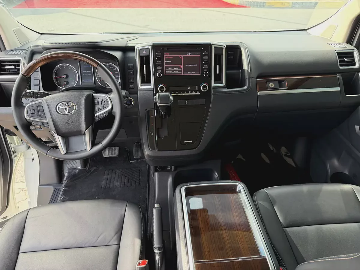 2023 Toyota Granvia Premium GCC Specs-10-10