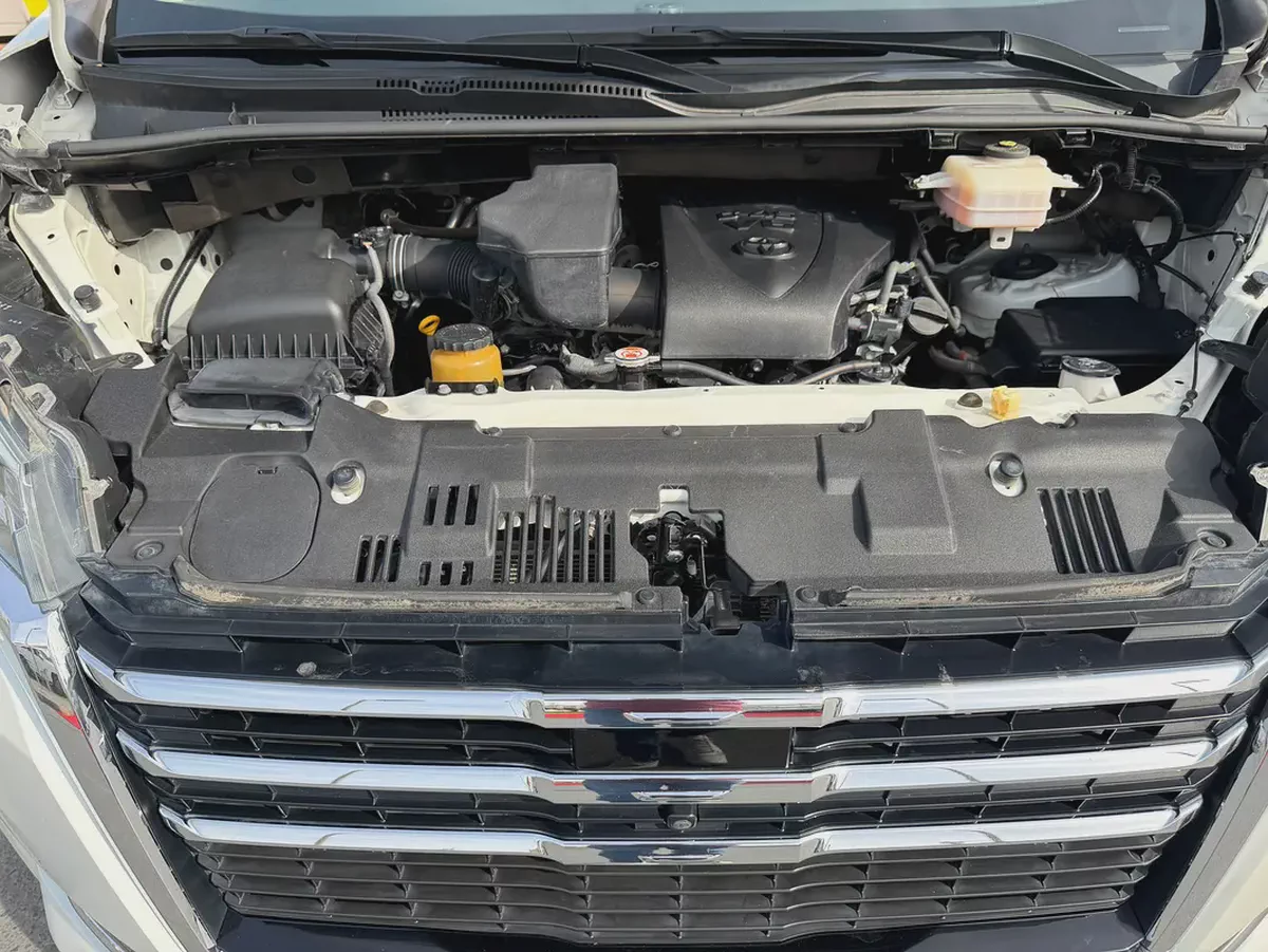 2023 Toyota Granvia Premium GCC Specs-13-13