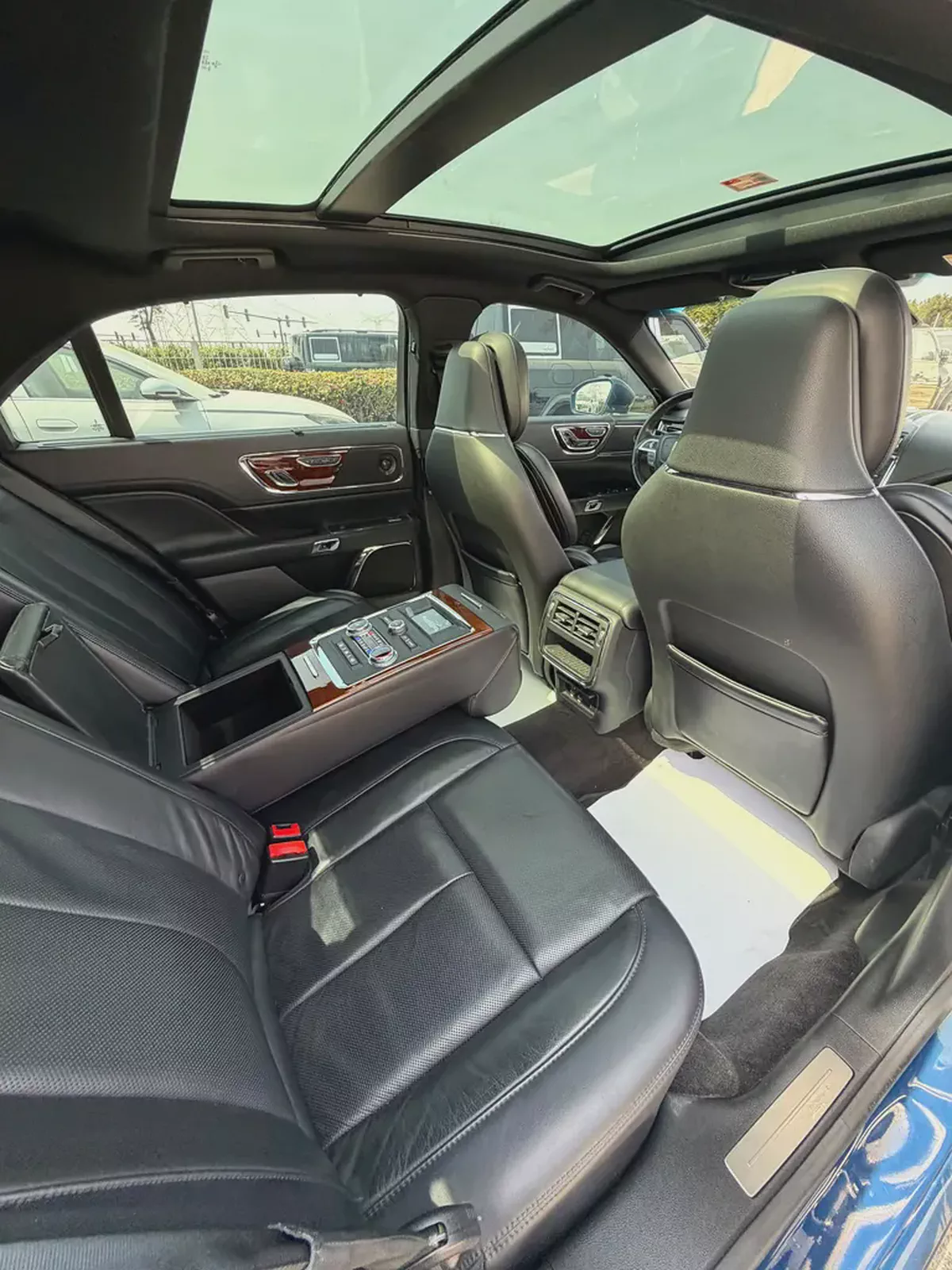 2018 Lincoln Continental Reserve GCC Specs-13-13