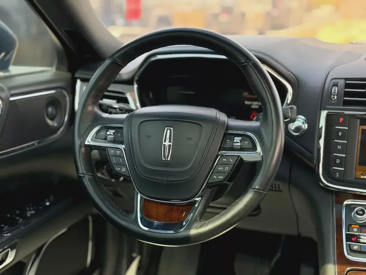 2018 Lincoln Continental Reserve GCC Specs-8-8