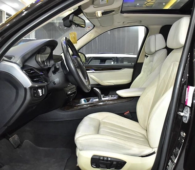 BMW X5 xDrive50i ( 2014 Model ) in Brown Color GCC Specs-8