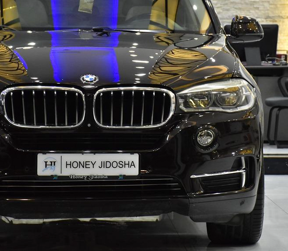 BMW X5 xDrive50i ( 2014 Model ) in Brown Color GCC Specs-1-1