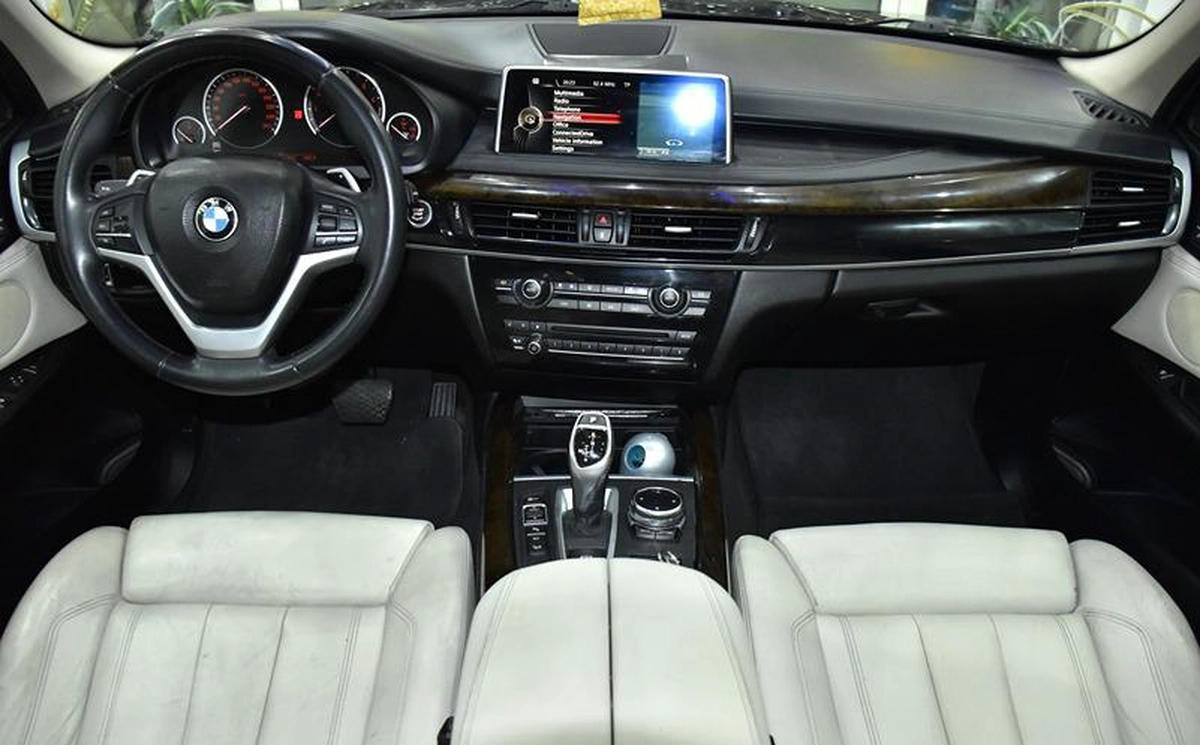 BMW X5 xDrive50i ( 2014 Model ) in Brown Color GCC Specs-5-5