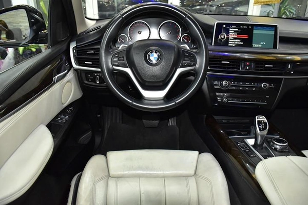 BMW X5 xDrive50i ( 2014 Model ) in Brown Color GCC Specs