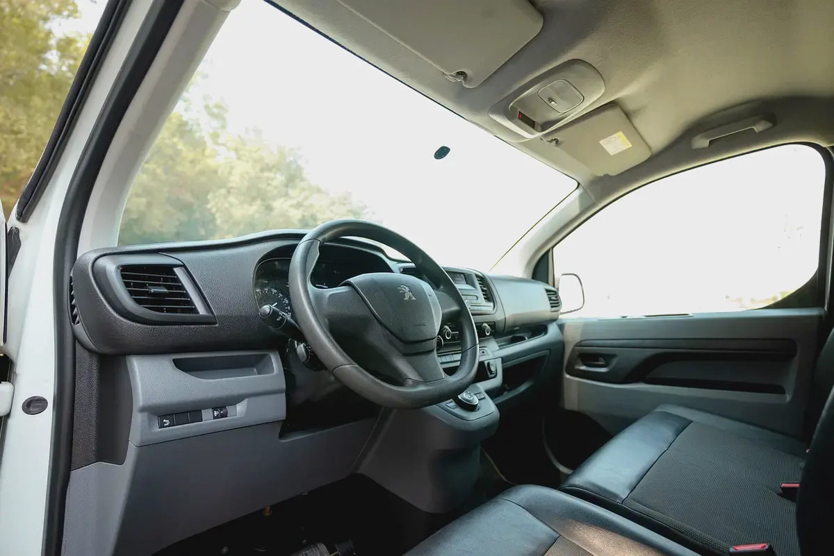Peugeot Expert | Delivery Van | Automatic | GCC Specs | Ref#P02082-9-9
